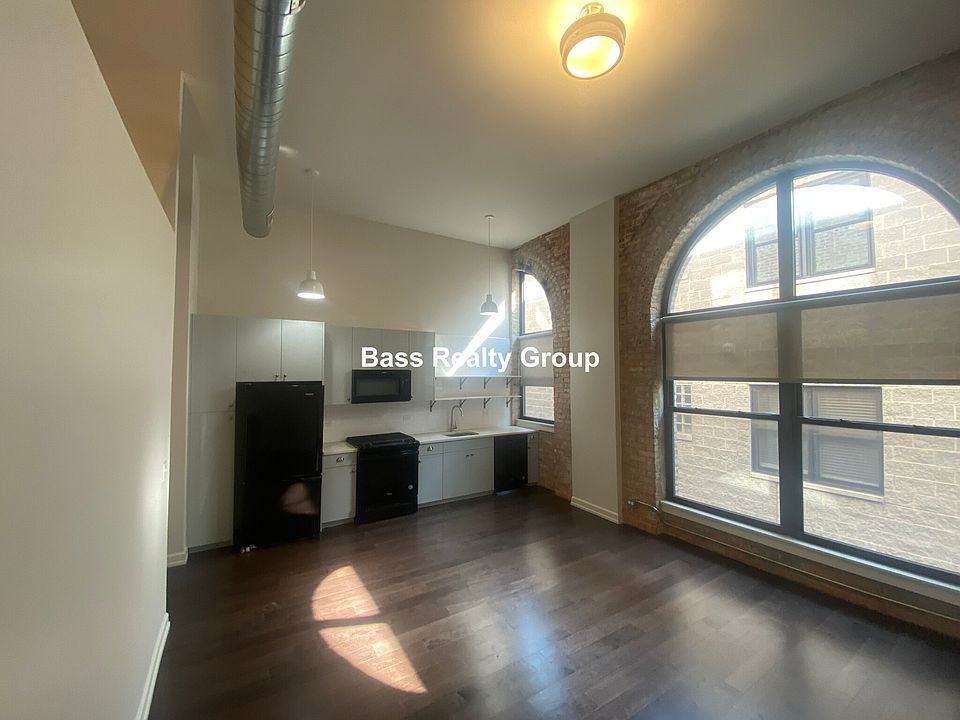 1st image of 5021 N Kenmore Ave #205