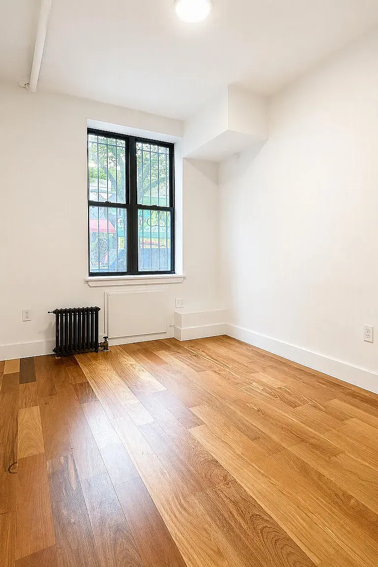 195 East 4th Street — Photo 2