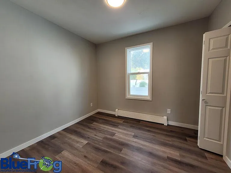 631 W 10th Ave — Photo 7