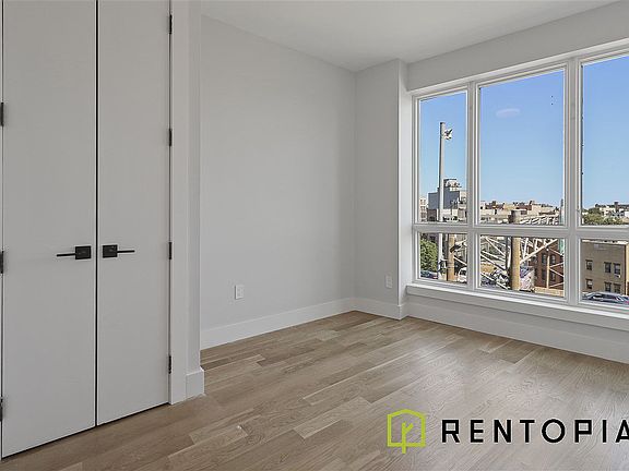 5th image of 426 Manhattan Ave #4P