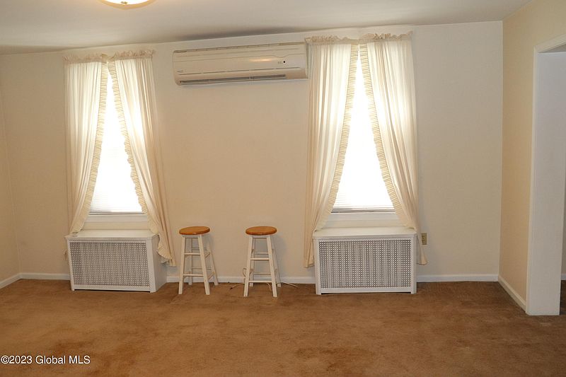 5th image of 125 Hudson Avenue