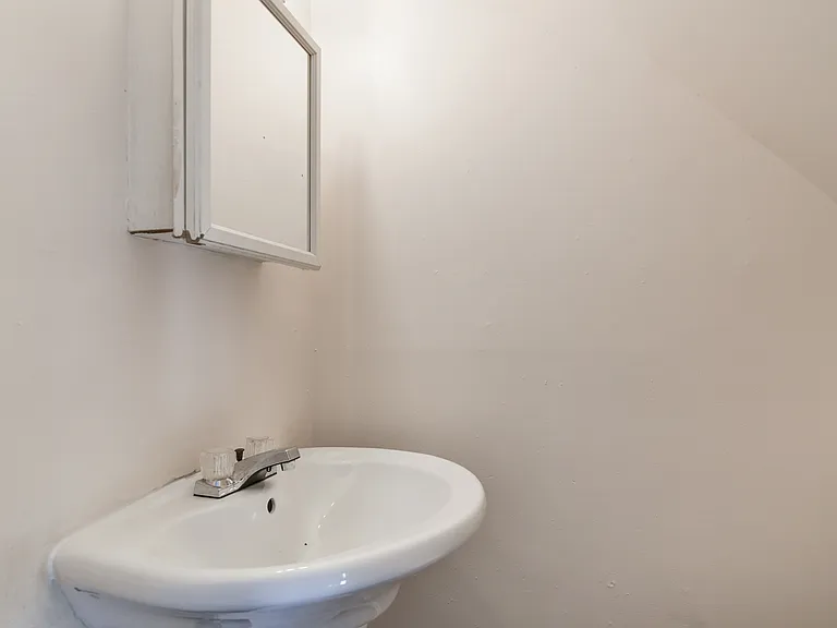 105 Hughey Ct — Photo 6