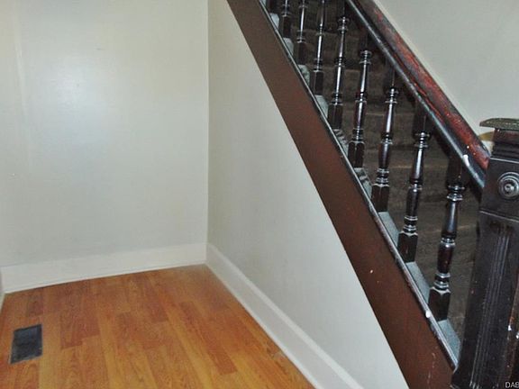 4th image of 137 Fayette St