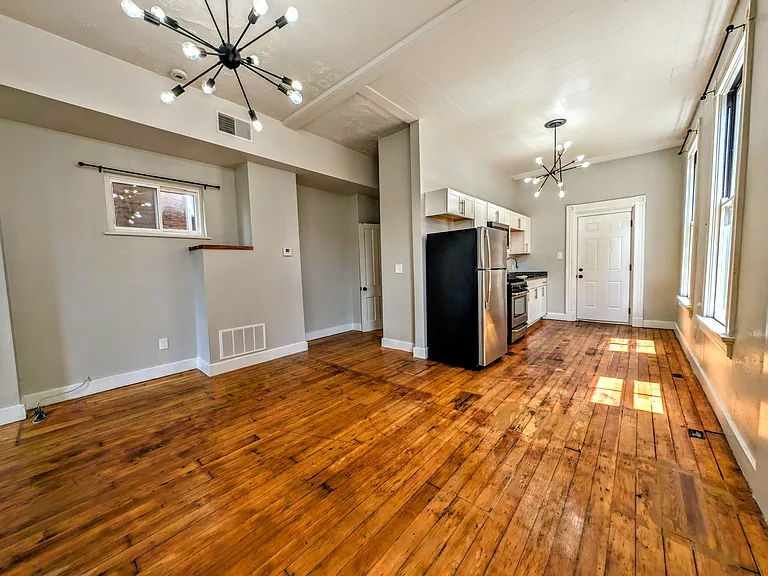 913 York St #2 — Photo 2