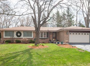 6880 N Bethmaur Ln, Glendale, WI 53209