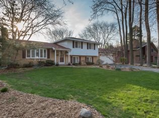 4527 James Dr, Midland, MI 48642