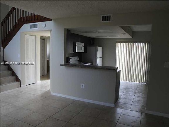 4th image of 1206 San Remo Cir #0