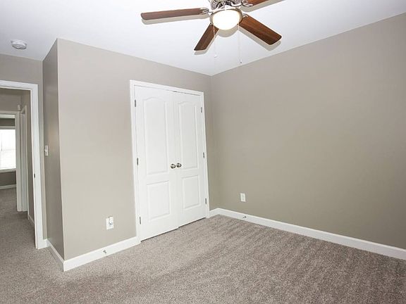 3rd image of 5709 Pondhaven Dr