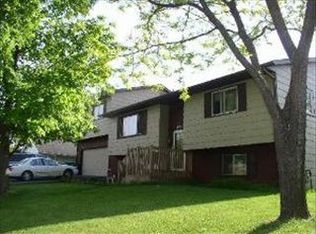 1211 Hilltop Blvd, McHenry, IL 60050