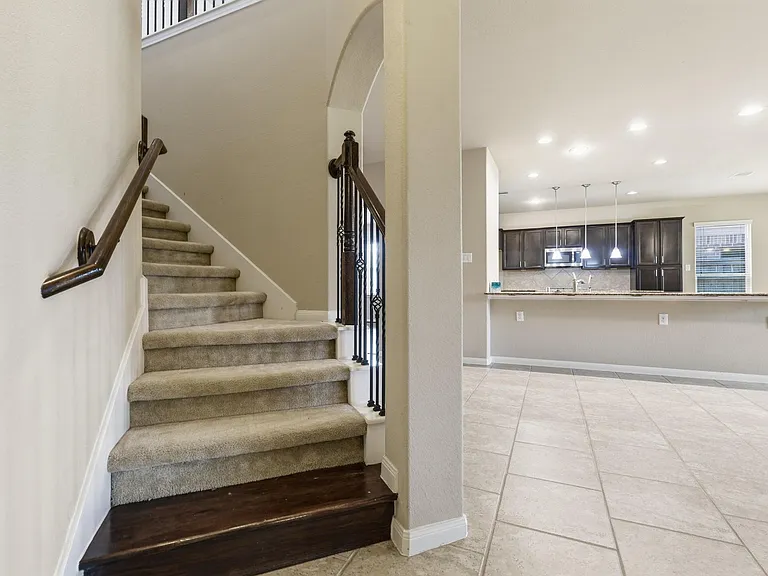 5815 Creek Crossing Ct — Photo 35