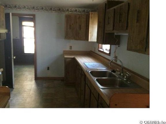 4th image of 6542 Lake Ave
