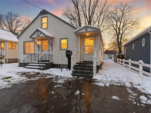 217 Mitchell Ave, Mattydale, NY 13211