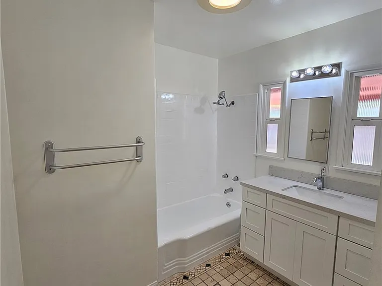 12627 Manor Dr — Photo 16