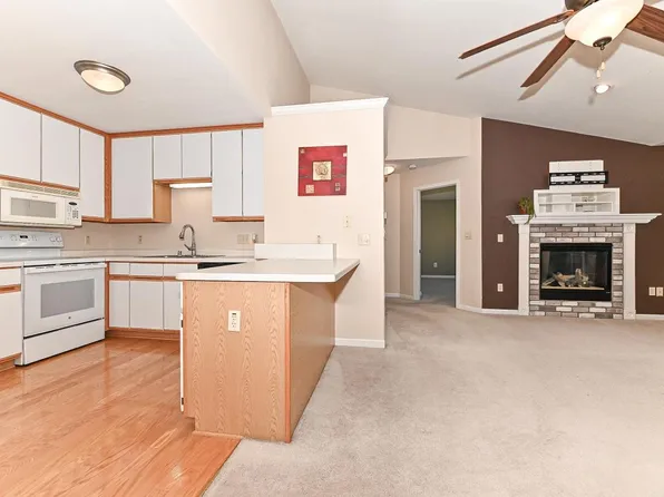 W169S7647 Gregory DRIVE #D, Muskego, WI 53150