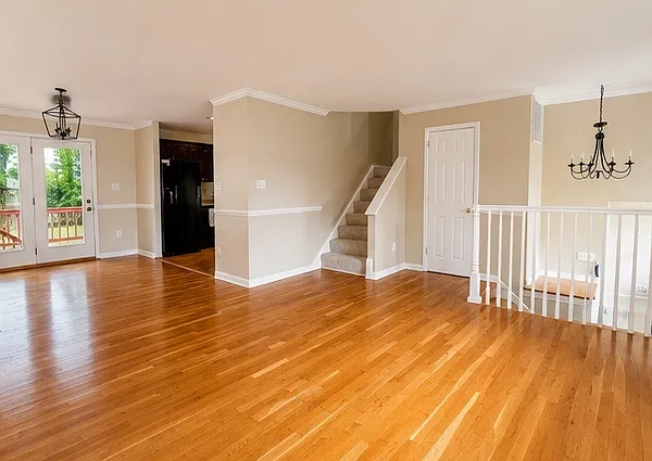 4 bed, 1350 sqft, $3,800 — Photo 3