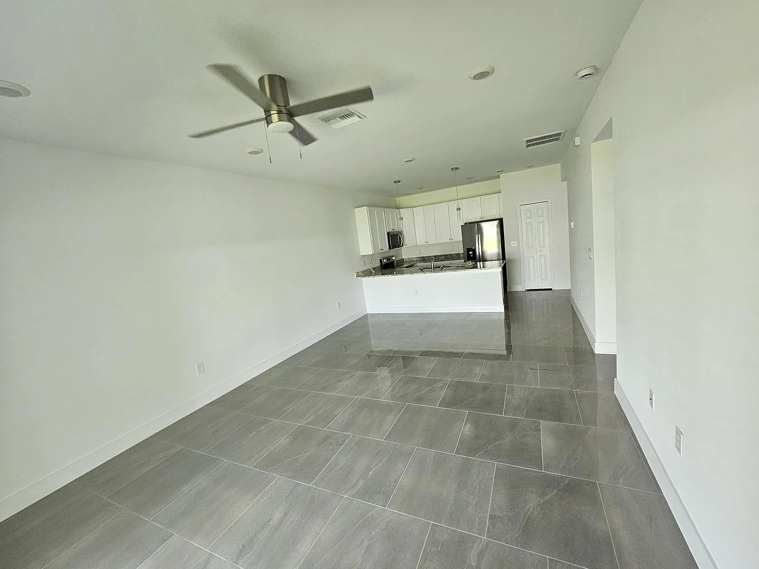 3 bed, 1173 sqft, $1,800 — Photo 4