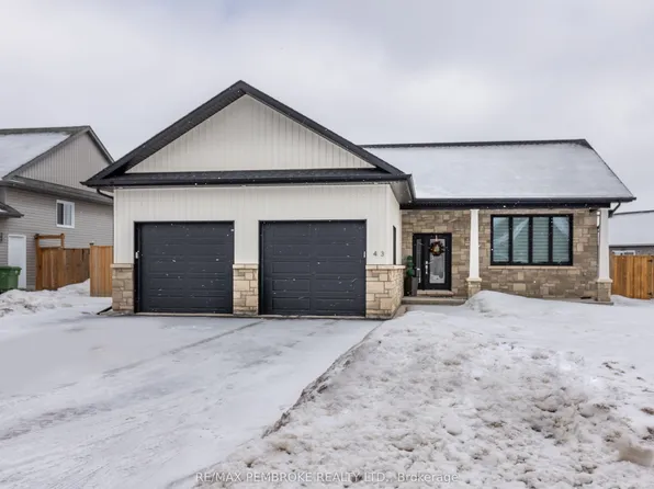 43 Liam St, Petawawa, ON K8H 0G7