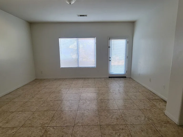 8211 Slider Dr — Photo 8