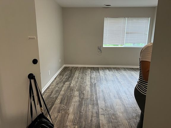 5th image of 1101 Evans Ave #1B