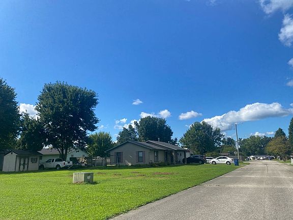 3rd image of 268 Bartlett Dr