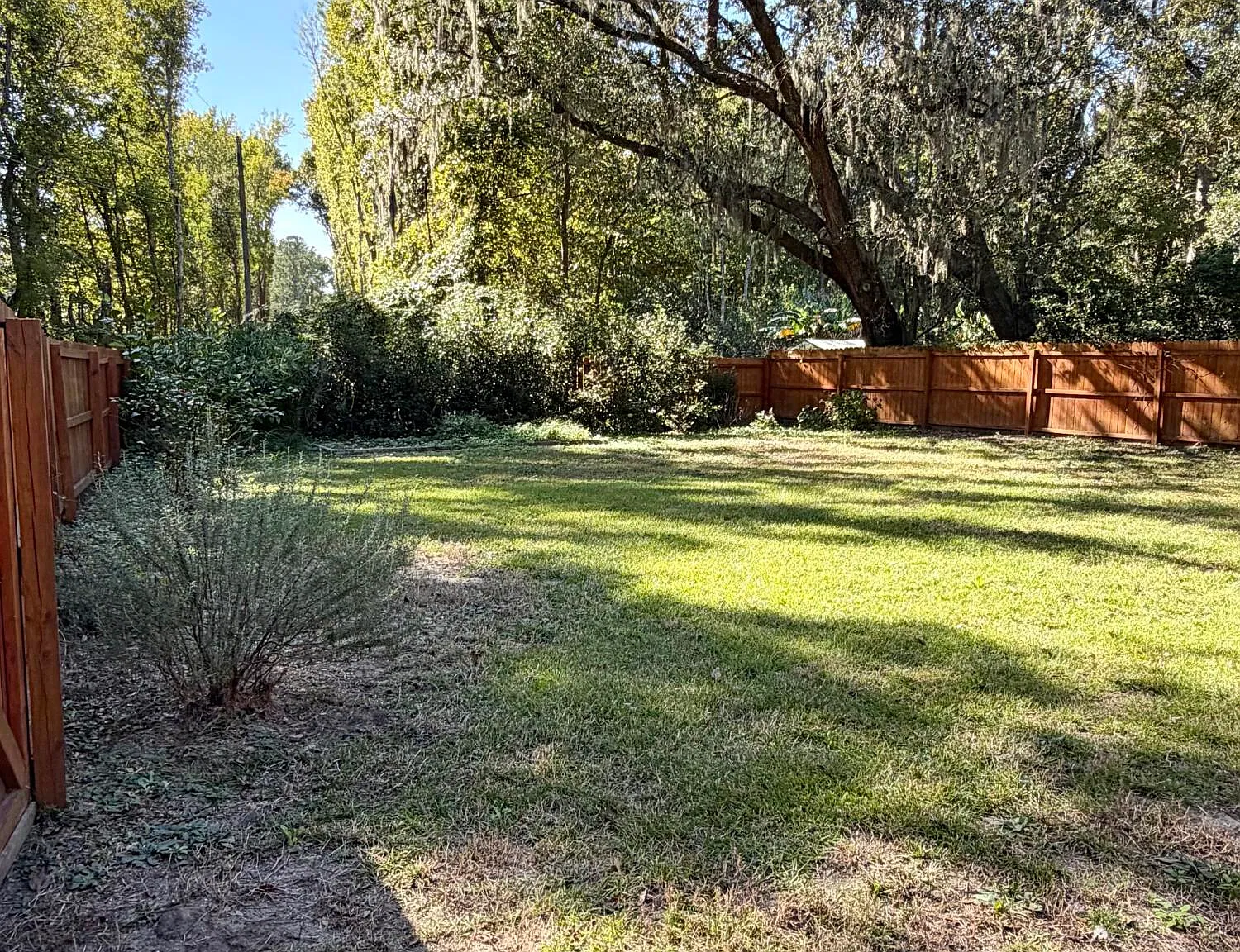 3 bed, 3.0 bath, 1443 sqft, $3,500 — Photo 2