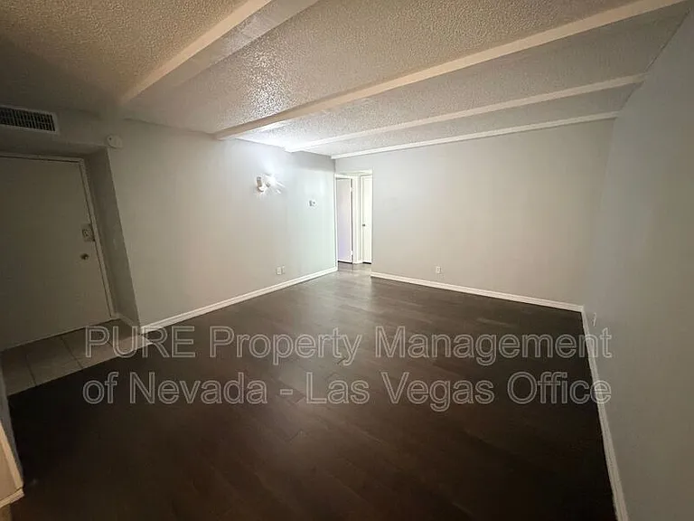 1405 Vegas Valley Dr #252-bldg 25 — Photo 25