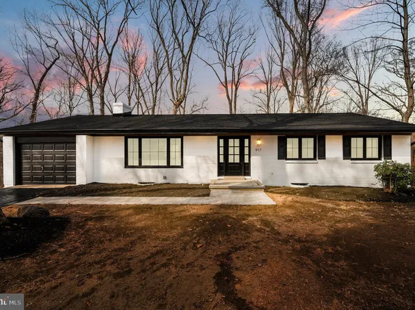 917 Ridley Creek Dr, Media, PA 19063