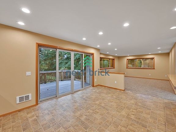 2nd image of 245 Russell Rd