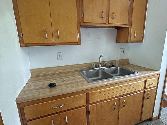 3rd image of 3227 Alida St #4