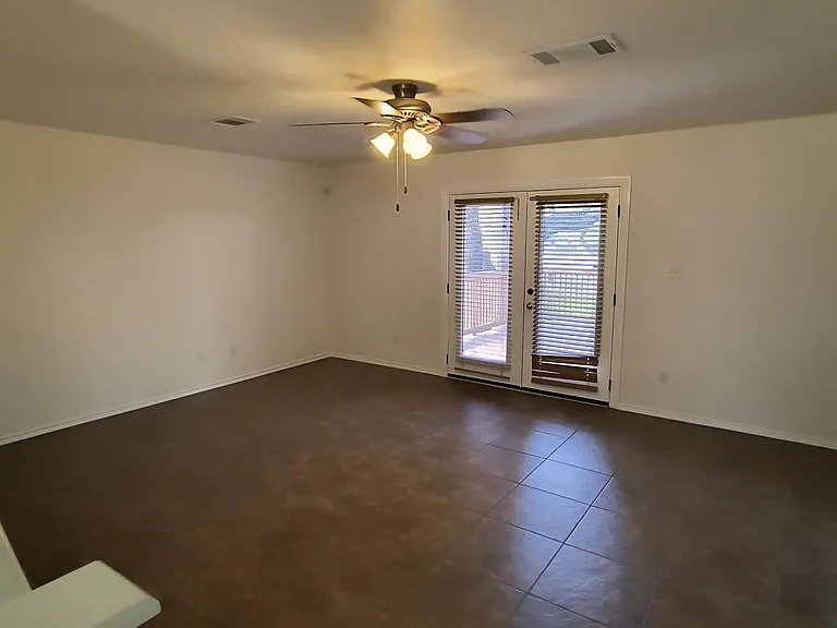 1500 Shady Creek Trl — Photo 6