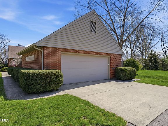 5th image of 411 Orchard Ln