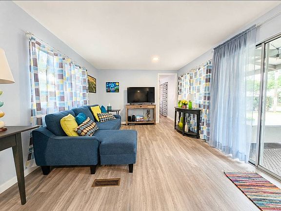 5th image of 11240 Amy Ln #100N