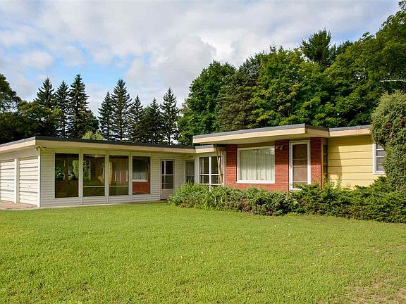 2nd image of 3479 Veterans Dr