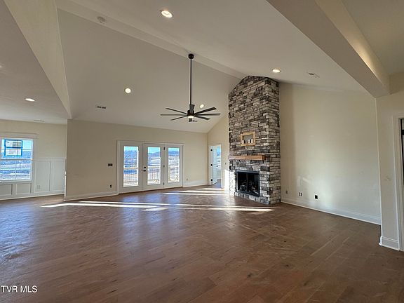 4th image of 1172 Hawley Rd