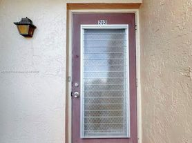 7331 NW 18th St, Pompano Beach, FL