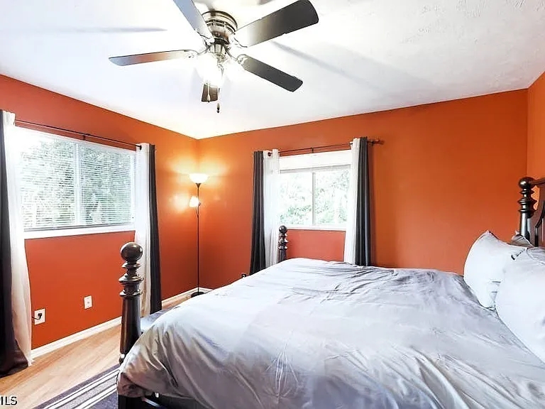 18401 Huckleberry Rd — Photo 14