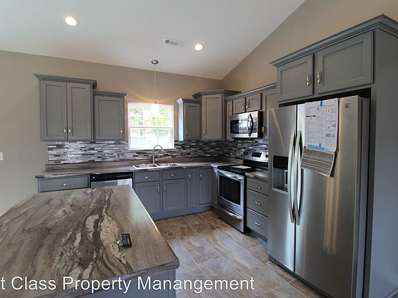 3rd image of 142 Deerfield Dr