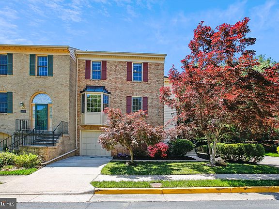 3rd image of 4648 Luxberry Dr