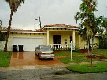3rd image of 2109 SE 19th St