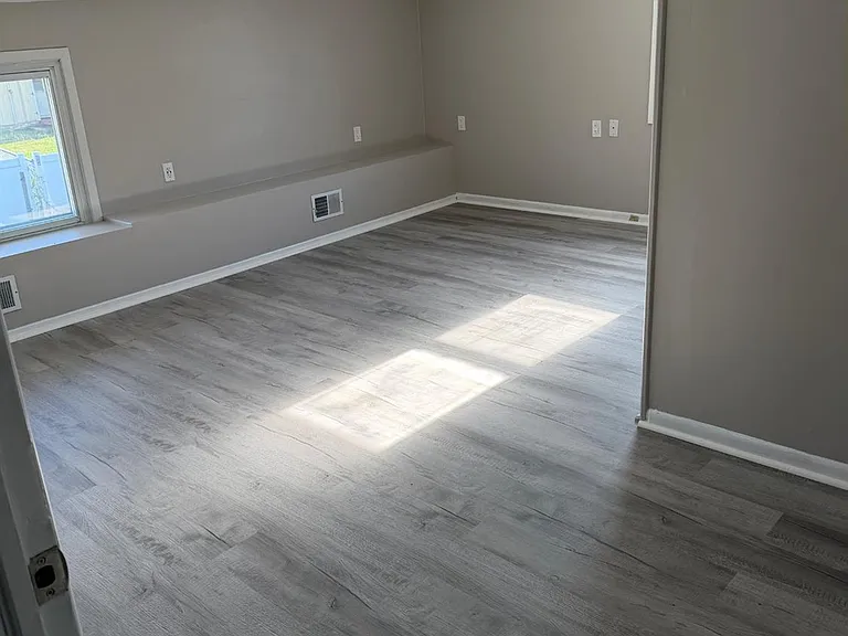 120 W Warren St — Photo 9