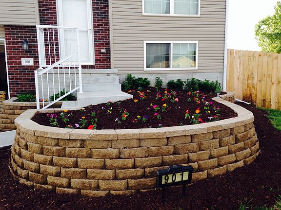 3rd image of 901 W Craig Dodge Cir