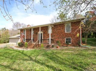 1145 Beagle Ln, Charlotte, NC 28216