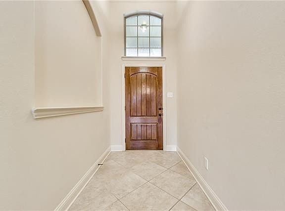 4th image of 121 Hillcrest Way