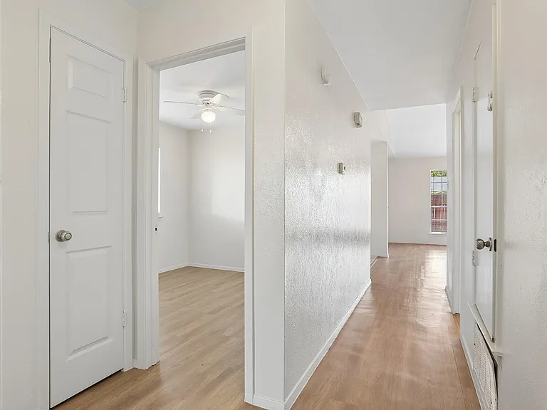 11912 Sunhillow Bnd #B — Photo 9