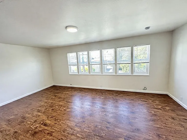 2500 Dana St — Photo 88