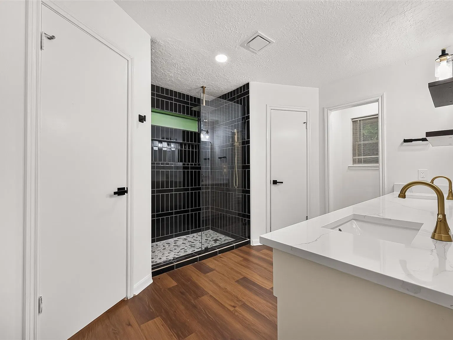 4 bed, 2.5 bath, 2208 sqft, $2,500 — Photo 4