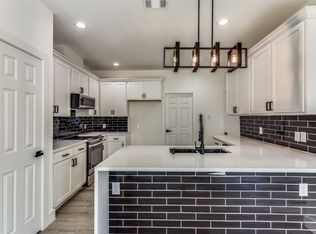 5019 Pinson St, Fort Worth, TX 76105