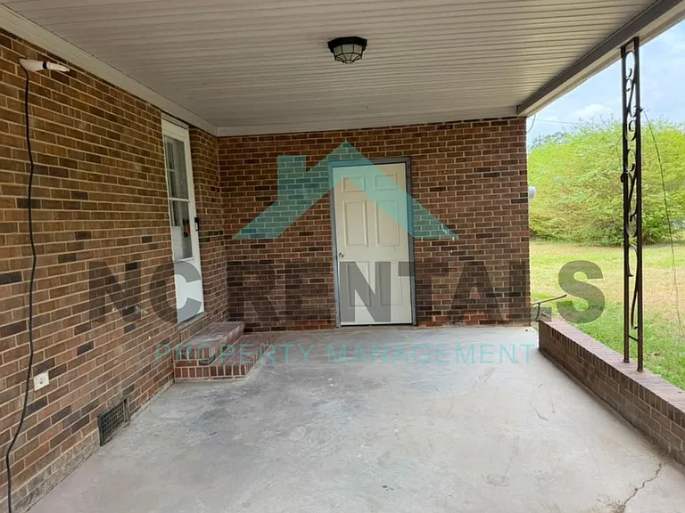 900 Greenwood Blvd — Photo 6