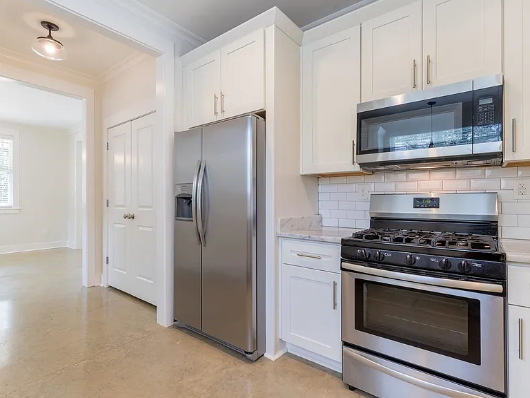 2912 Felix St — Photo 9