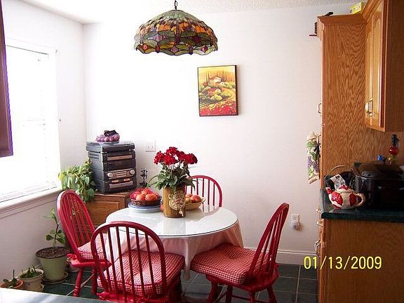 4th image of 10 Louis Dr